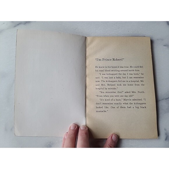 Marvin Redpost: Kidnapped At Birth? By Louis Sachar Paperback - Picture 2 of 10